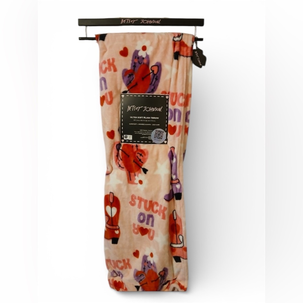 Betsey Johnson NWT 50×70 Inch Plush Throw- Stuck On You